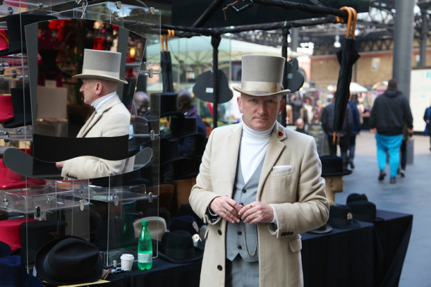 рынок Спиталфилдс на востоке Лондона