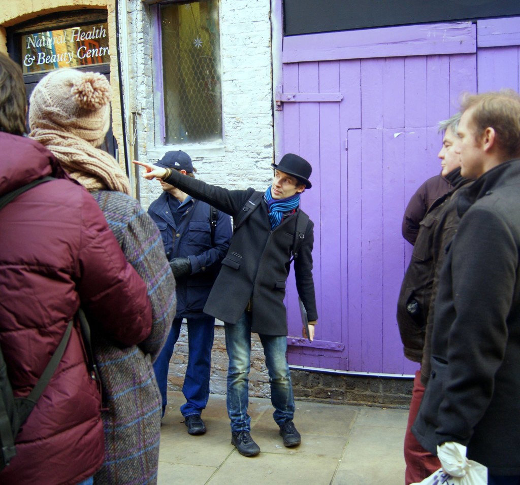 Константин Пинаев Вокруг Лондона за 40 шагов